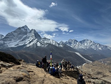People looking at Mount Everest